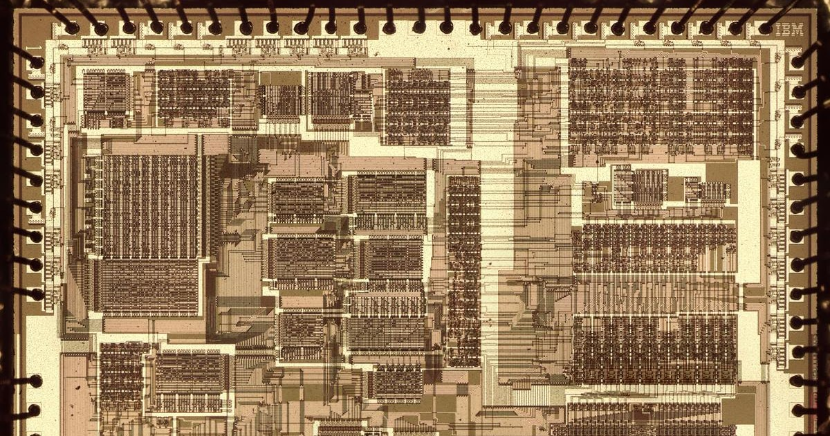 Inside an IBM/Motorola mainframe controller chip from 1981